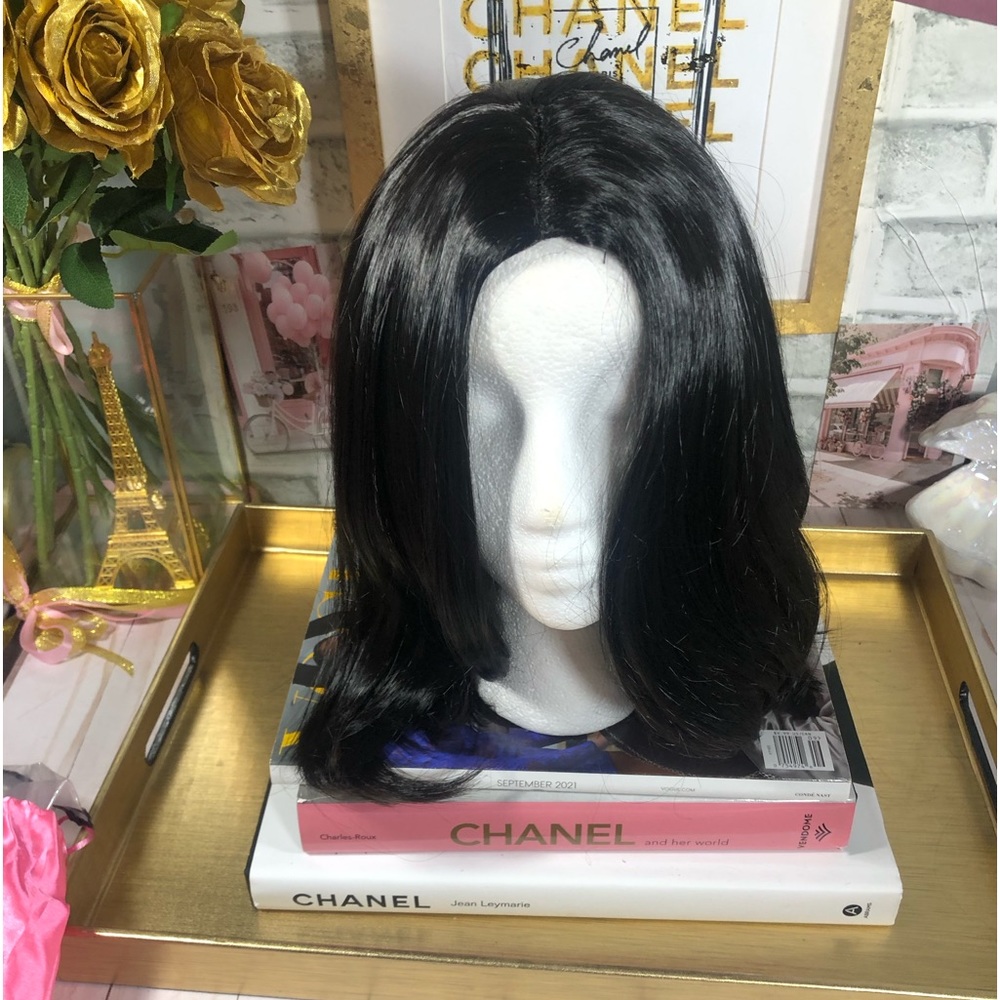 Black Shoulder Length Straight Wig